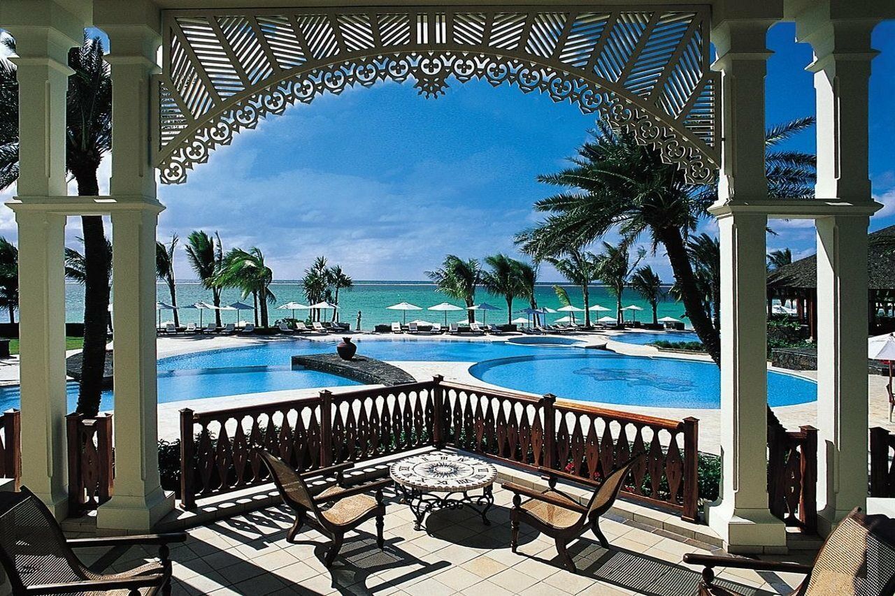 Hotel The residencia Mauritius Belle Mare Exterior foto The pool at the resort